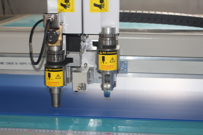 匯源塑膠最新式全自動(dòng)電腦打樣機(jī)